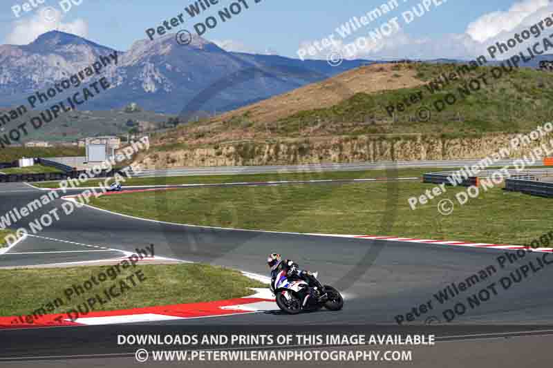 cadwell no limits trackday;cadwell park;cadwell park photographs;cadwell trackday photographs;enduro digital images;event digital images;eventdigitalimages;navarra;no limits trackdays;peter wileman photography;racing digital images;trackday digital images;trackday photos